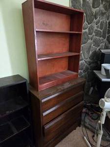 lot 82 image: Wood Shelf & 5 Drawer Dresser