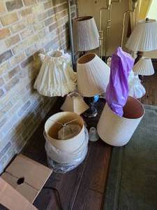 lot 90 image: 10 Lamps