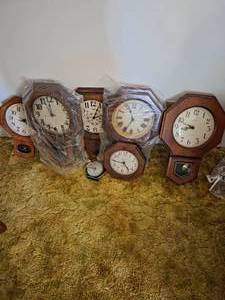 lot 105 image: Wall Clocks (7)