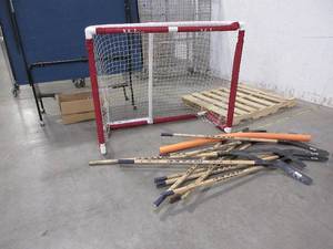 lot 475 image: MYLEC HOCKEY NET AND STICKS