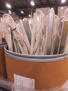 lot 498 image: LEGRAND 8 OUTLET POWER STRIPS