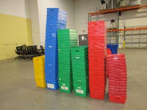 lot 506 image: ULINE ASSORTED PLASTIC BOXES WITH HANDLES