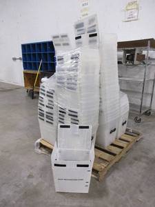 lot 509 image: PALLET OF PLASTIC TOTES