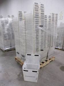 lot 511 image: PALLET OF PLASTIC TOTES