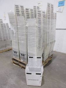 lot 515 image: PALLET OF PLASTIC TOTES