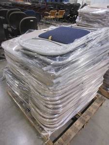 lot 533 image: FOLDING CHAIRS WITH CUSHIONED SEATS