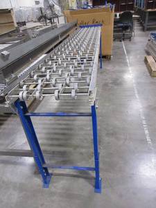 lot 548 image: CONVEYOR UNIT WITH LEGS