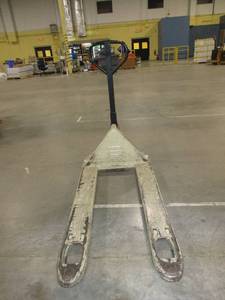 lot 295 image: CROWN PALLET JACK