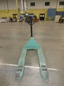lot 297 image: MITSUBISHI PALLET JACK