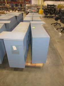 lot 578 image: PALLETS OF WOODEN HUTCH TOPS