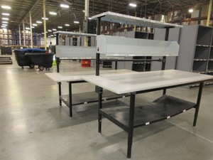 lot 579 image: SHIPPINGSORTING TABLES WITH HEIGHT ADJUSTABLE LEGS AND TOP