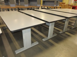 lot 582 image: BOSTON TECHNICAL HEIGHT ADJUSTABLE TABLES