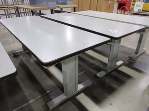 lot 583 image: BOSTON TECHNICAL HEIGHT ADJUSTABLE TABLES