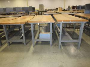 lot 592 image: U-LINE ADJUSTABLE HEIGHT PACKING TABLES