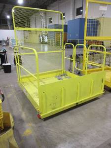 lot 416 image: TITAN EZ LOAD WORK PLATFORM