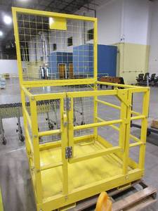 lot 417 image: WORK PLATFORM