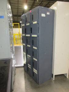 lot 423 image: EDSAL 18 BANK LOCKER UNIT