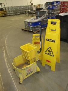 lot 434 image: RUBBERMAID SCRUB BUCKET AND CAUTION SIGNS