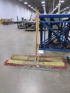lot 450 image: 60 DUST MOPS