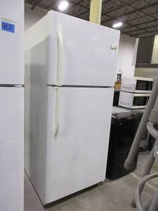lot 468 image: FRIGIDAIRE REFRIGERATOR IN WHITE