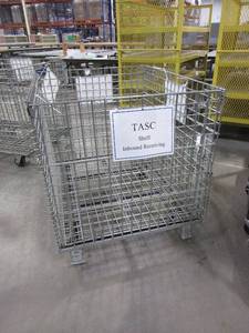 lot 337 image: U-LINE COLLAPSABLE, WIRE CONTAINERS WITH CASTERS
