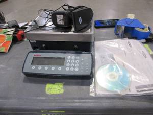lot 365 image: SETRA COUNTING SCALE WITH POWER, DISPLAY AND SCANNER-LIKE NEW