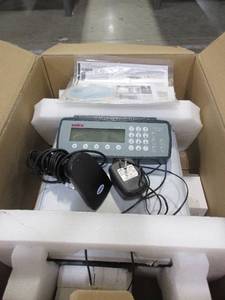 lot 371 image: SETRA COUNTING SCALE WITH DISPLAY, SCANNER AND POWER CORD