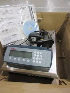 lot 375 image: SETRA, COUNTING SCALE WITH DISPLAY, SCANNER AND POWER CORD
