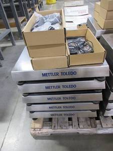 lot 387 image: METTLER 300 LB DIGITAL SCALES WITH DISPLAYS AND POWER SUPPLIES