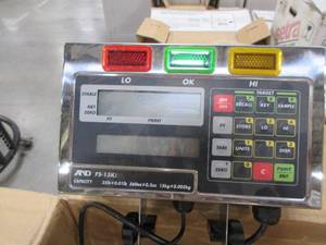 lot 391 image: A & D 35 LB BENCH SCALE - USED