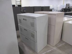 lot 644 image: MISC. 2 DRAWER FILE CABINETS