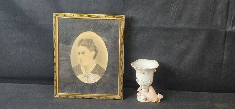 lot 170 image: Vintage Framed Portrait and Porcelain Hand Vase Set