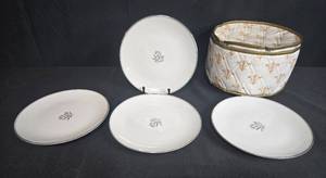 lot 38 image: Set of 12 Noritake China Bessie 5788 Salad Plates  Quilted Carrier - display not inc