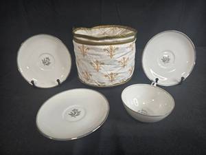 lot 69 image: Noritake China Bessie 5788 Teacup and Saucer Set of 12 with Floral Pattern and Quilted Case - display not inc