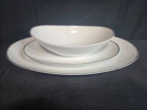 lot 71 image: Noritake China Bessie 5788 Serving Platter and Oval Bowl Set
