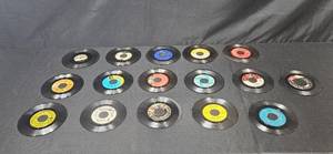 lot 152 image: Lot of Vintage 45 RPM Vinyl Records Assorted Artists - Inc Busy-Bee Phonograph Record From Early 1900s