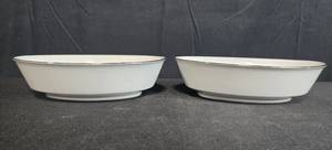 lot 166 image: Pair of Noritake Cynthia 6666 Oval Serving Bowls with Floral Pattern