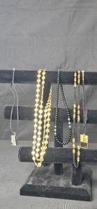 lot 184 image: Set of Modern Beaded and Pendant Necklaces