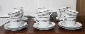 lot 190 image: Noritake Cynthia 6666 Japan Set of 12 Tea Cups and Saucers Floral Pattern