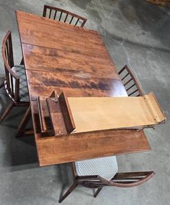 lot 191 image: MCM Solid Maple Drop Leaf Dining Table Set with 4 Chairs and 3 Leaves