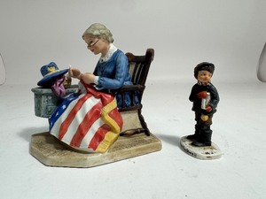 lot 5 image: Norman Rockwell Figurines