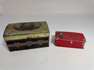 lot 9 image: Vintage Tin & Cardboard Box