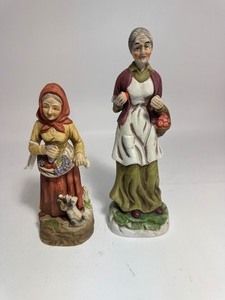 lot 30 image: Old Lady Figurines