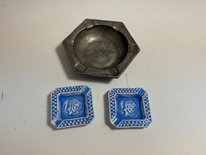 lot 37 image: Rolling Trays & Ashtray