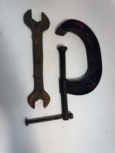 lot 62 image: Vintage 6 Clamp Deep heavy duty USA & Wrench