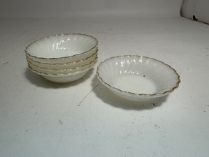 lot 82 image: Vintage Anchor Fire King White Milk Glass Swirl wGold Trim Serving Bowl