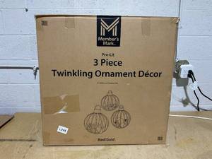 lot 98 image: Members Mark Pre-Lit Twinkling Ornament Dcor, 3pc. Christmas Decoration Display