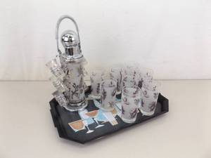 lot 4 image: Vintage Mid Century Modern Barware and Serving Tray