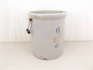 lot 6 image: Antique Red Wing (RARE) #6 Stoneware Crock wHandles 