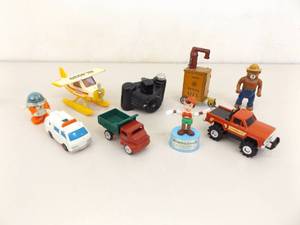 lot 10 image: Lot of Misc. VERY Collectible, More Desired Vintage Toys